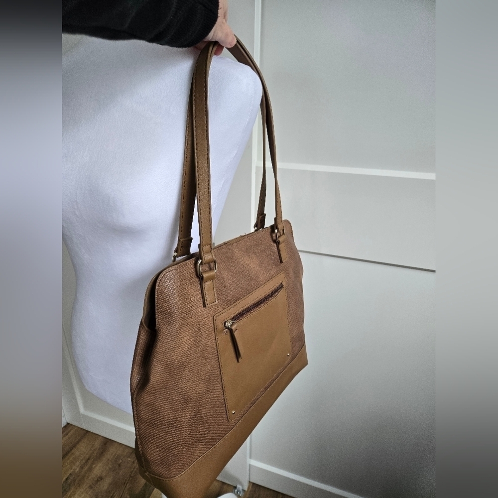 Bentley Leathers Inc. Mia & Luca Elegant Tan Women's Leather Bag